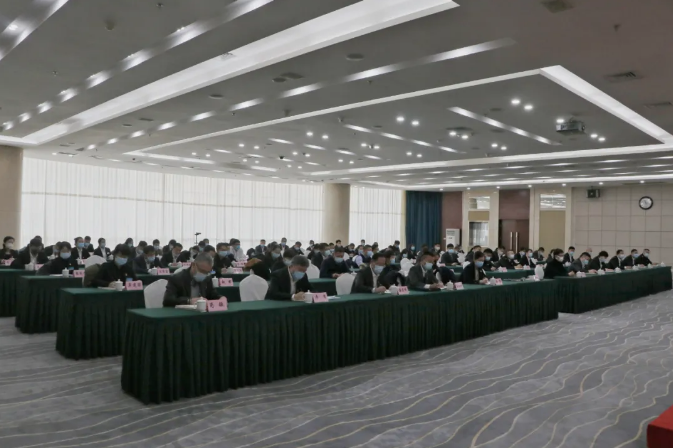 亚星游戏集团、温泉集团举办贯彻落实市第十三次党代会精神宣讲报告会(图3)